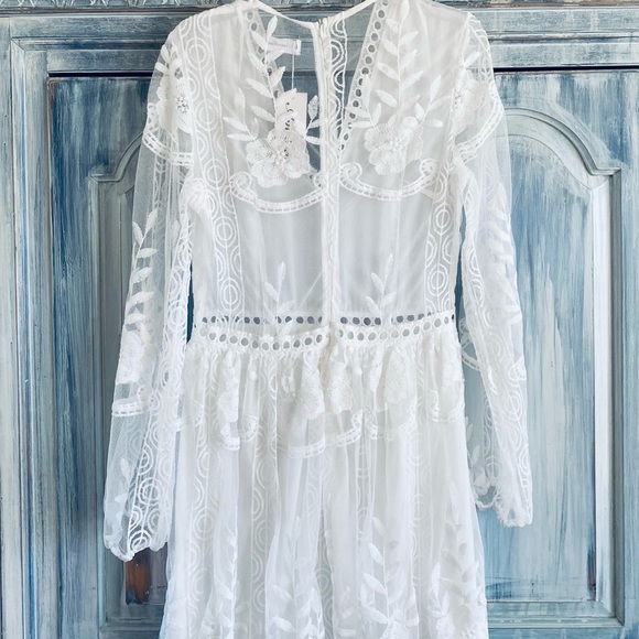 AMELLIA Bohemian White Lace Maxi Dress - Picture 8 of 16